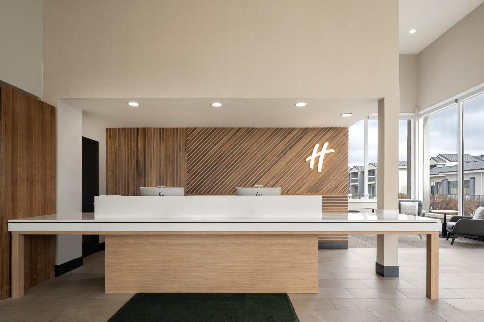 Holiday Inn Ontario, An Ihg Hotel Bagian luar foto