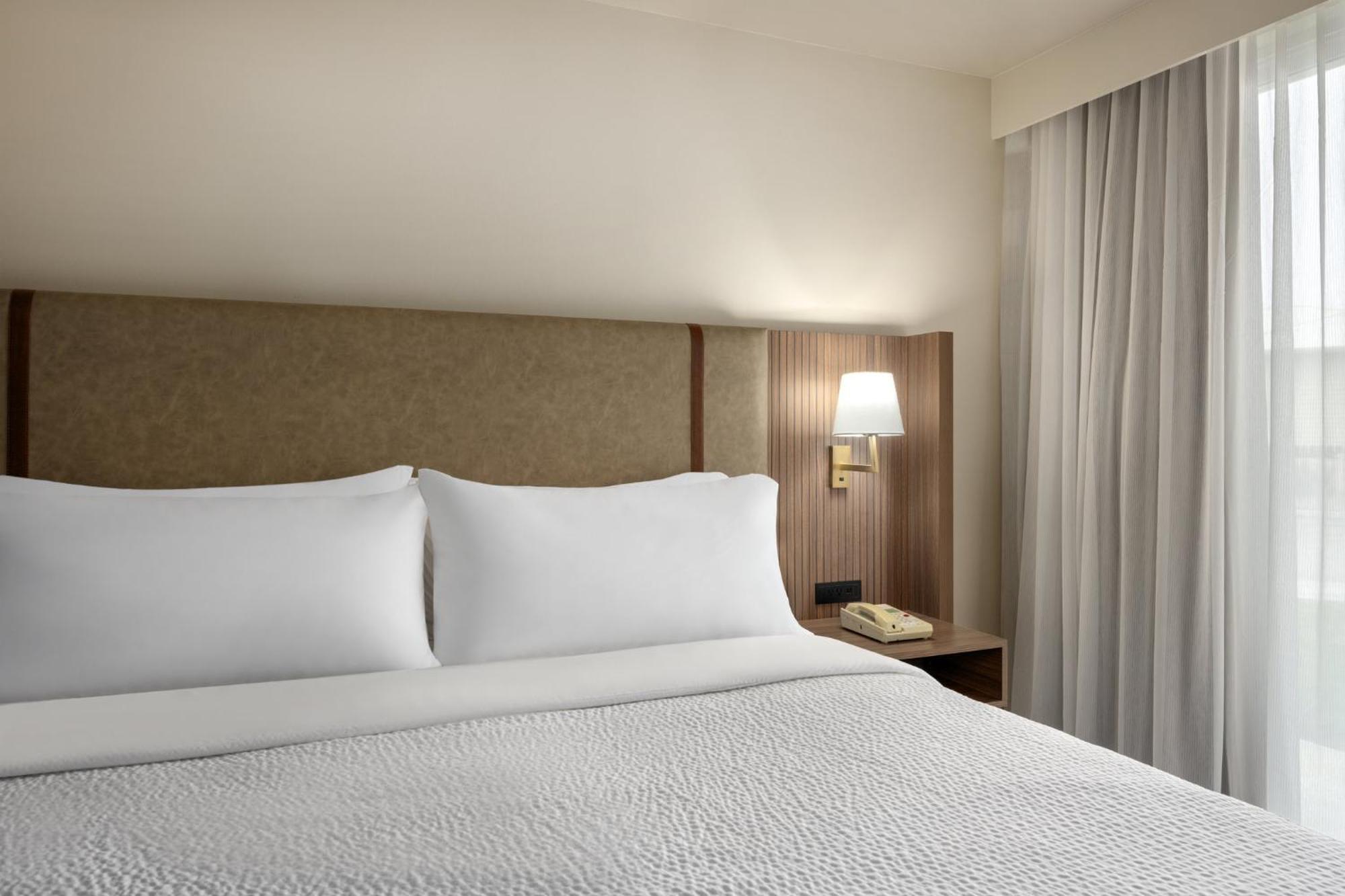 Holiday Inn Ontario, An Ihg Hotel Bagian luar foto